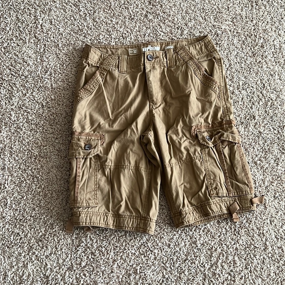 Used tan cargo shorts size 32.